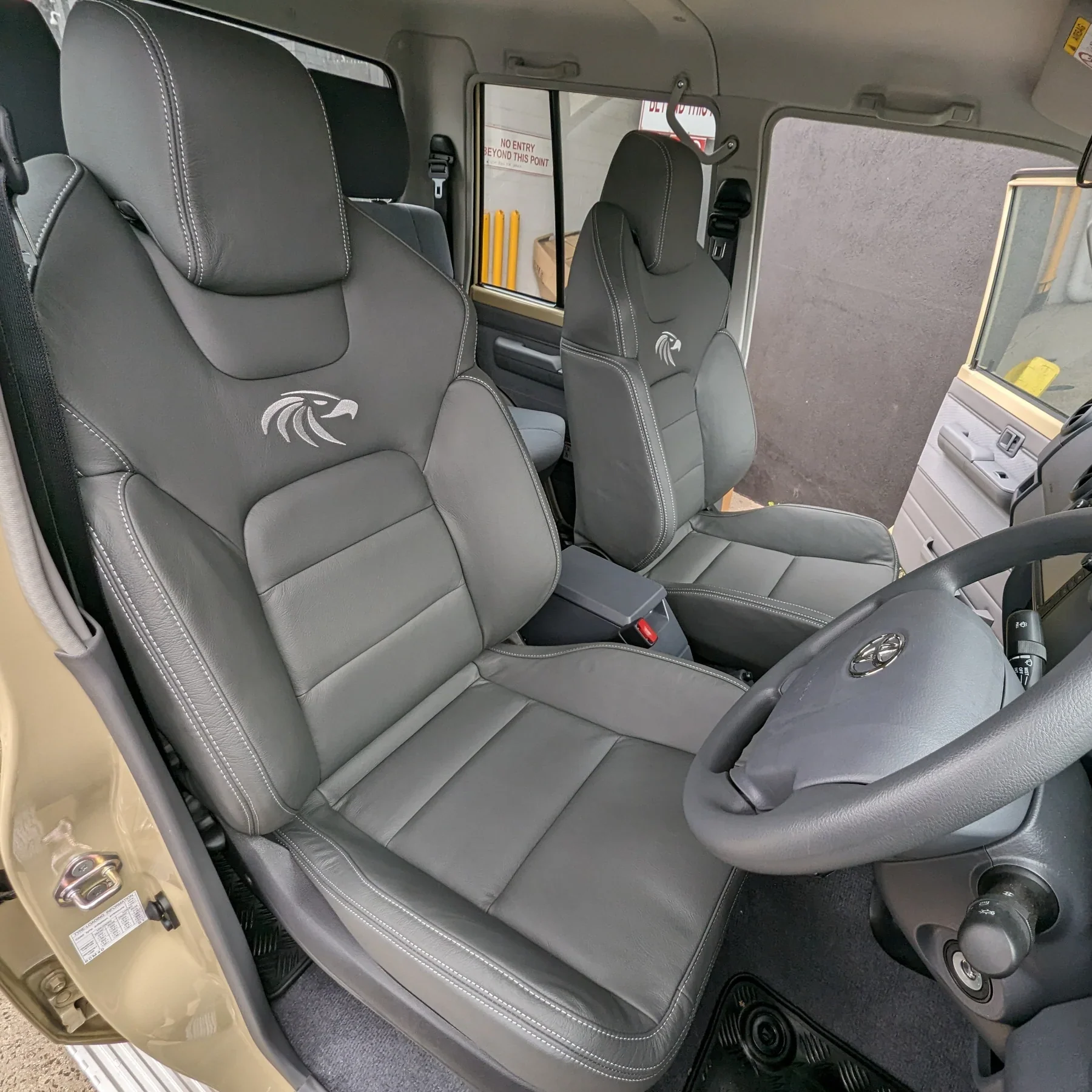 Huracan Fabrication Premium Touring Seats - 100/105 Series - Image 3